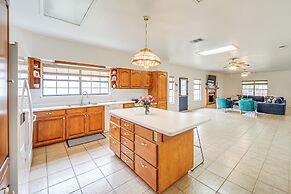 Texas Hill Country Retreat - Walk to Nueces River!