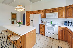 Texas Hill Country Retreat - Walk to Nueces River!