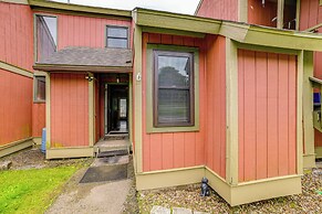 Cortland Townhome - Walk to Greek Peak Mtn Resort!