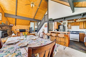 Frazier Park Cabin w/ Ping-pong Table, Near Trails