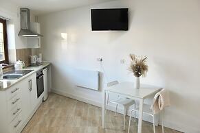 Cosy studio near NEC BHX Resorts World