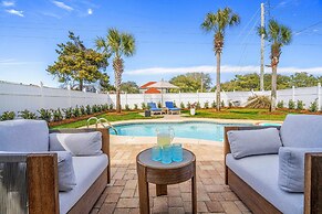 Destin Oasis Coastal Hideaway With Backyard Fun 4 Bedroom Home