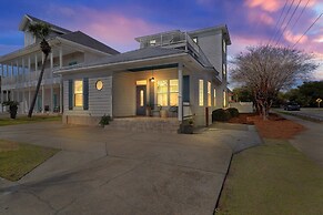 Destin Oasis Coastal Hideaway With Backyard Fun 4 Bedroom Home