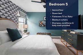 Orlando Resort Retreat Fun-filled Family Haven 5 Bedroom Home