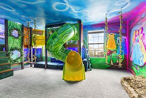 Orlando Resort Retreat Fun-filled Family Haven 5 Bedroom Home