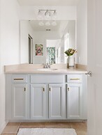 Flamingo Grove Windsor Island Getaway 5 Bedroom Home