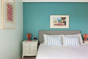 Coconut Breeze Getaway - Resort Facilities Access 9 Bedroom Home by Ov