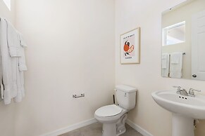 Coconut Breeze Getaway - Resort Facilities Access 9 Bedroom Home by Ov