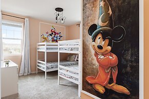 Coconut Breeze Getaway - Resort Facilities Access 9 Bedroom Home by Ov