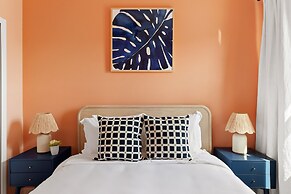 Tranquil Broad Oak Resort-style Retreat 8 Bedroom Home by Overmoon