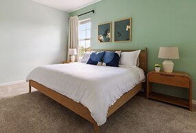 Tranquil Broad Oak Resort-style Retreat 8 Bedroom Home by Overmoon