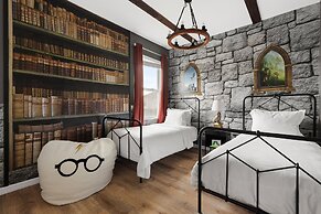 Tranquil Broad Oak Resort-style Retreat 8 Bedroom Home by Overmoon