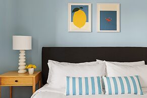 Tranquil Broad Oak Resort-style Retreat 8 Bedroom Home by Overmoon