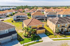 Tranquil Broad Oak Resort-style Retreat 8 Bedroom Home by Overmoon