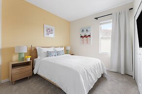 Tranquil Broad Oak Resort-style Retreat 8 Bedroom Home by Overmoon