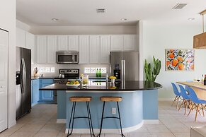 Tranquil Broad Oak Resort-style Retreat 8 Bedroom Home by Overmoon