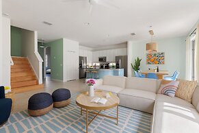 Tranquil Broad Oak Resort-style Retreat 8 Bedroom Home by Overmoon