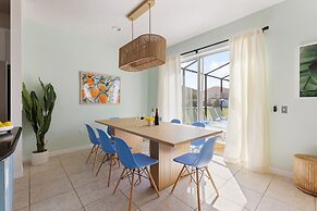 Tranquil Broad Oak Resort-style Retreat 8 Bedroom Home by Overmoon