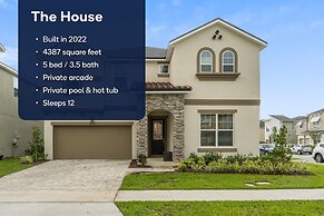 Coconut Breeze With Private Backyard Pool And Spa 5 Bedroom Home