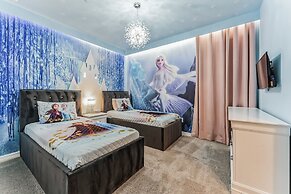 Coconut Breeze With Private Backyard Pool And Spa 5 Bedroom Home