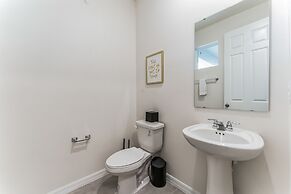 Coconut Breeze With Private Backyard Pool And Spa 5 Bedroom Home