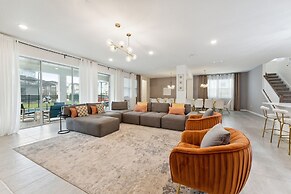 Coconut Breeze With Private Backyard Pool And Spa 5 Bedroom Home