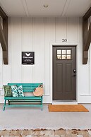 Miramar Dream House - Hot Tub, Tiki Bar, Game Room 7 Bedroom Home by O