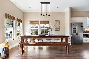 Miramar Dream House - Hot Tub, Tiki Bar, Game Room 7 Bedroom Home by O