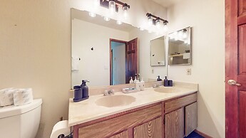 Mammoth Sierra Townhomes #23 4 Bedroom Condo by RedAwning