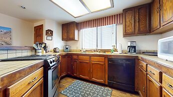 Mammoth Sierra Townhomes #23 4 Bedroom Condo by RedAwning