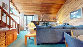 Mammoth Sierra Townhomes #23 4 Bedroom Condo by RedAwning