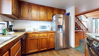 Mammoth Sierra Townhomes #23 4 Bedroom Condo by RedAwning