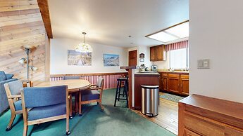 Mammoth Sierra Townhomes #23 4 Bedroom Condo by RedAwning