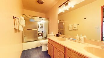 Mammoth Sierra Townhomes #23 4 Bedroom Condo by RedAwning