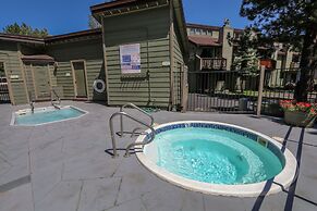 Mammoth Sierra Townhomes #23 4 Bedroom Condo by RedAwning