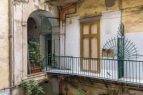 Art Apartment at Sanità