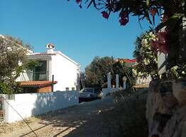 Bernard Sea View Apartments