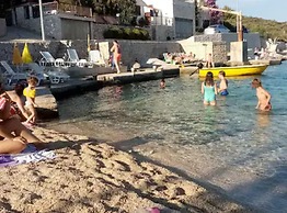 Bernard Sea View Apartments