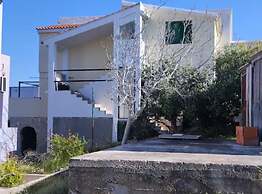 Bernard Sea View Apartments