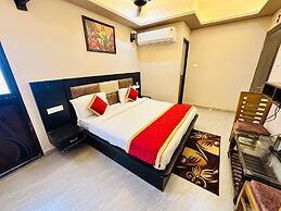Hotel PSR Residency - near Temple & Ghat