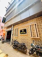 Hotel PSR Residency - near Temple & Ghat