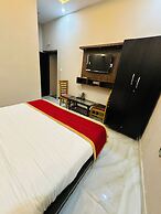 Hotel PSR Residency - near Temple & Ghat