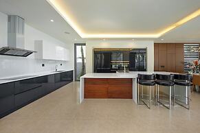 Abogo Da Nang OceanFront Luxury Villa