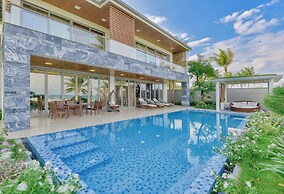 Abogo Da Nang OceanFront Luxury Villa