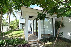 Abogo Da Nang OceanFront Luxury Villa