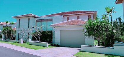 Abogo Da Nang OceanFront Luxury Villa