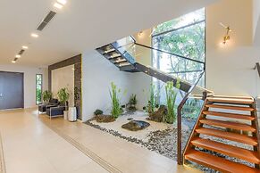 Abogo Da Nang OceanFront Luxury Villa