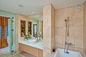 Abogo Da Nang OceanFront Luxury Villa