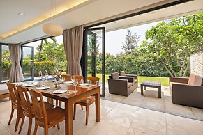 Abogo Da Nang OceanFront Luxury Villa