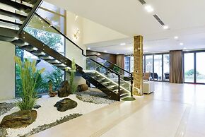 Abogo Da Nang OceanFront Luxury Villa